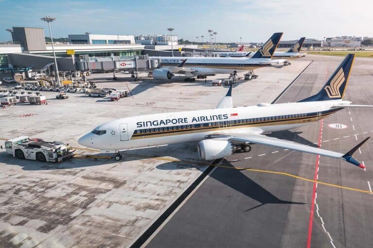 Which Singapore Airlines flights still depart from Terminal 1 gates at Changi?