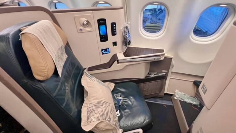 SriLankan Airlines Airbus A330-300 Business Class  in Pictures