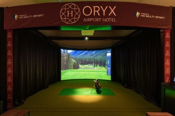 Golf Simulator Experience at Doha Airport - Image 2